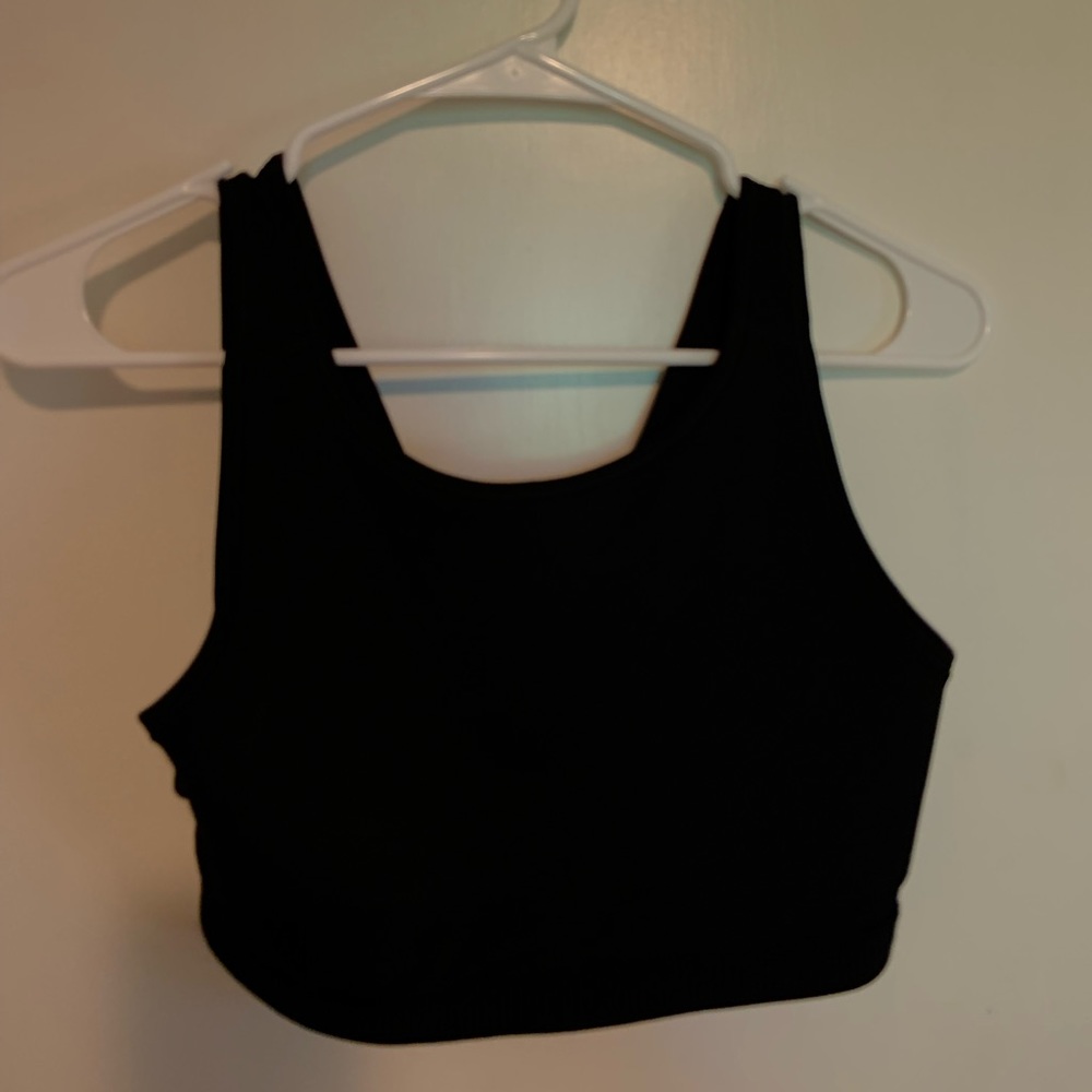 Never worn, got the wrong size.